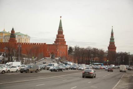 Москва.    Вид на Боровицкую площадь и Кремль.