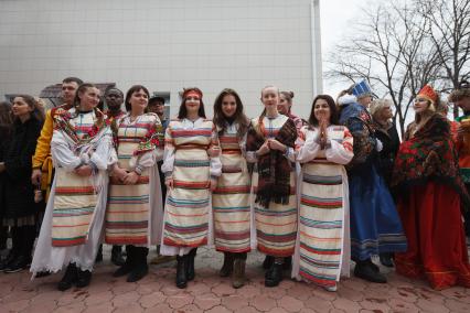 Ставрополь.   Студенты-медики  во время празднования Масленицы.