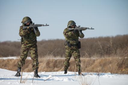 Ставрополь. Бойцы  отдела специального назначения ФСИН во время полевых учений.