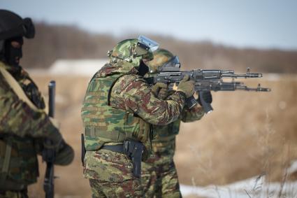 Ставрополь. Бойцы  отдела специального назначения ФСИН во время полевых учений.