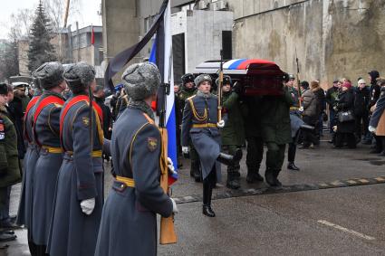 Москва. Церемония прощания с хоккеистом  Владимиром Петровым в ледовом  спортивном комплексе цска .