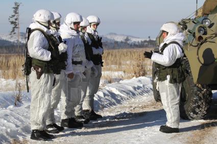 Иркутск. Военнослужащие РВСН  во время учений.