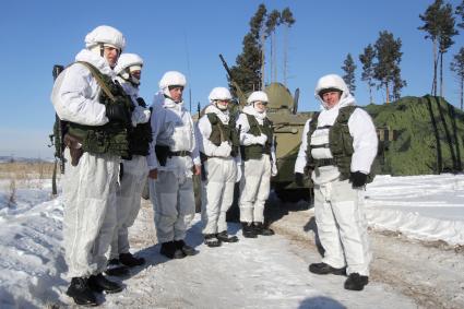 Иркутск. Военнослужащие РВСН  во время учений.