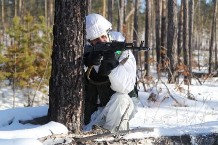 Иркутск. Военнослужащий РВСН  во время учений.