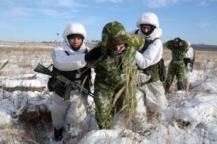 Иркутск. Военнослужащие во время учений.