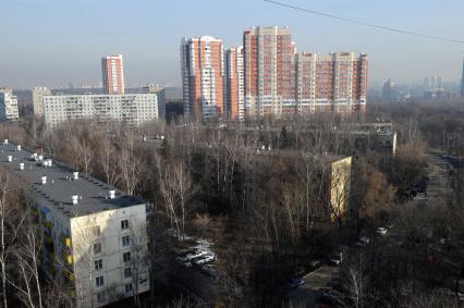 Москва.   Жилые дома в районе Матвеевское.