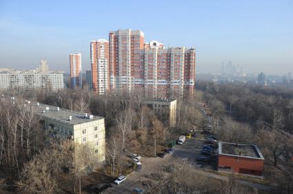 Москва.   Жилые дома в районе Матвеевское.