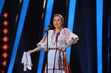 Москва. Участница шоу `Минута славы` Людмила Животворева на съемках передачи на Первом канале.