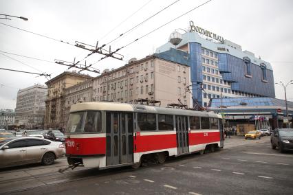 Москва. Автомобильное движение на Проспекте Мира.