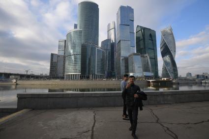 Москва.  Вид на деловой центр Москва-Сити с набережной Тараса Шевченко.