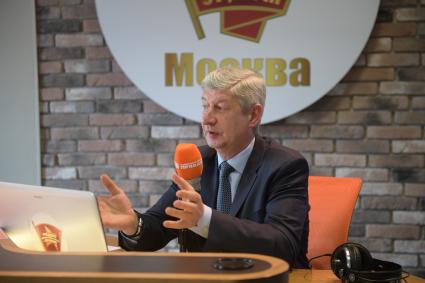 Москва. Руководитель Департамента градостроительной политики города Москвы Сергей Левкин на радиостанции `Комсомольская правда`.