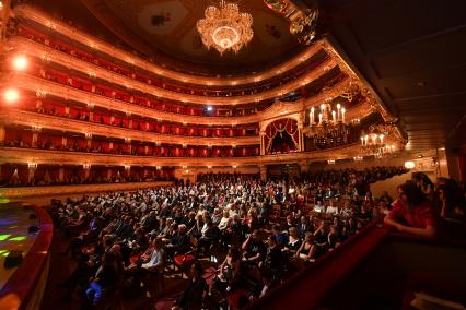 Москва.  На церемонии вручения Международной профессиональной музыкальной премии BraVo за заслуги в классической и популярной музыке на Исторической сцене Большого театра.