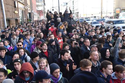 Москва.  Несанкционированная акция против коррупции сторонников оппозиционера Алексея Навального на Тверской улице.