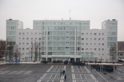 Московская область, Химки. Вид на главное здание   Академии гражданской защиты МЧС России .