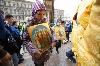 Санкт-Петербург. Крестный ход  по случаю Вербного воскресенья в Исаакиевском соборе.