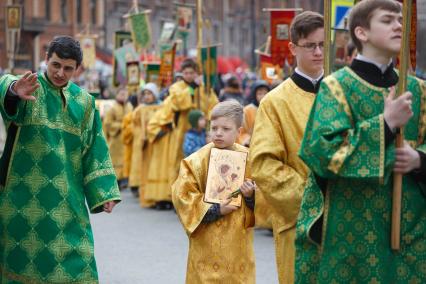 Санкт-Петербург. Крестный ход  по случаю Вербного воскресенья в Исаакиевском соборе.