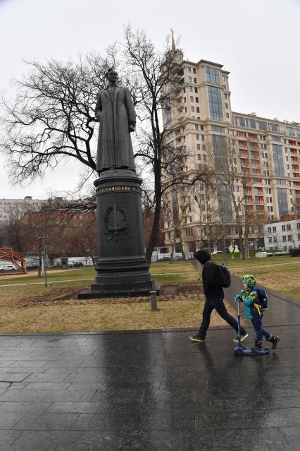 Москва. Памятник Феликсу Дзержинскому в парке `Музеон`