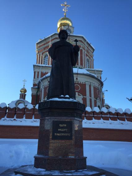 Йошкар-Ола. Памятник царю Федору Иоановичу.