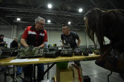 Москва. Один из участников выставки Moscow Hobby Expo 2017 в МВЦ`Крокус Экспо`.