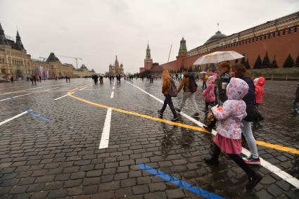 Москва. Временная разметка для военной техники для проведения Парада Победы на Красной площади.