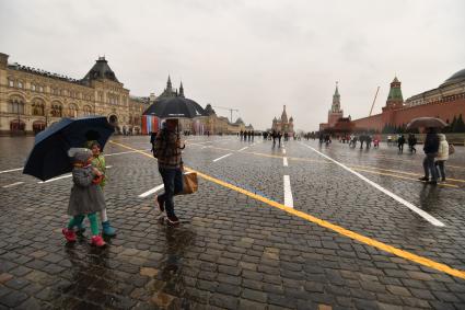 Москва. Временная разметка для военной техники для проведения Парада Победы на Красной площади.