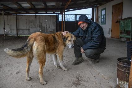 Украина, Новоазовский район , Безыменное. Специальный корреспондент `Комсомольской правды` Дмитрий Стешин.