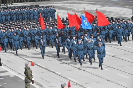 Московская область, Алабино. Участники пеших колонн парадного расчета войск на репетиции военного парада, посвященного  72-й годовщине Победы в Великой Отечественной войне.