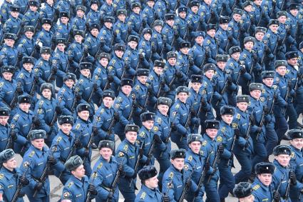 Московская область, Алабино. Участники пеших колонн парадного расчета войск на репетиции военного парада, посвященного  72-й годовщине Победы в Великой Отечественной войне.