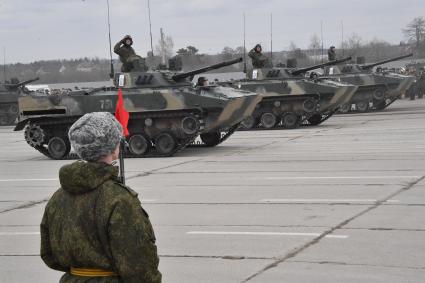 Московская область, Алабино.  БДМ-4  во время  репетиции военного парада, посвященного  72-й годовщине Победы в Великой Отечественной войне.