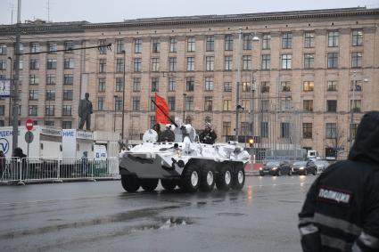 Москва. БТР-82А во время проезда военной техники по Тверской улице перед репетицией парада на Красной площади, посвященного 72-й годовщине Победы в Великой Отечественной войне.