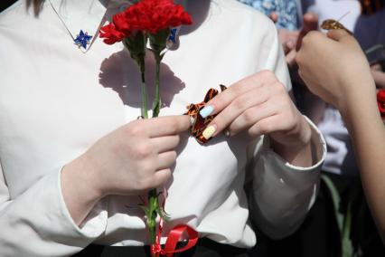 Ставрополь. Накануне Дня Победы у мемориала `Огонь Вечной Славы` ученики городских школ вступили в ряды военно-патриотического движения `Юнармия`.