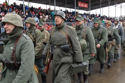 Московская область, г. Кубинка. Участники военно-исторической реконструкции Берлинской наступательной операции Красной армии во время Великой Отечественной войны на территории военно-патриотического парка культуры и отдыха Вооруженных сил РФ `Патриот`.