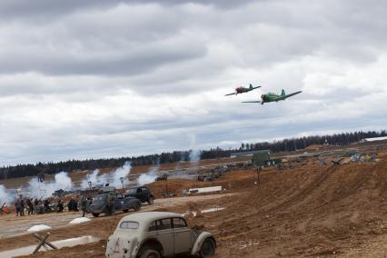 Московская область, г. Кубинка. Участники военно-исторической реконструкции Берлинской наступательной операции Красной армии во время Великой Отечественной войны на территории военно-патриотического парка культуры и отдыха Вооруженных сил РФ `Патриот`.