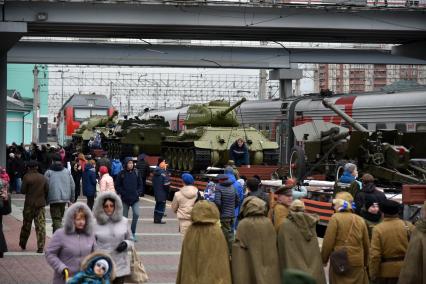 Новосибирск. Прибытие агитпоезда `Армия Победы 2017 ` на вокзал Новосибирск-Главный.