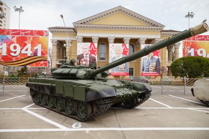 Ставрополь. Танк Т-72Б3 на площади Ленина в рамках проведения репетиции Парада Победы.