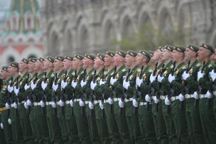 Москва.  Парадный расчет Военно-космической академии имени Можайского на Красной площади во время военного парада, посвященного 72-й годовщине Победы в Великой Отечественной войне.