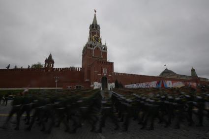 Москва.  Военнослужащие  на Красной площади во время военного парада, посвященного 72-й годовщине Победы в Великой Отечественной войне.