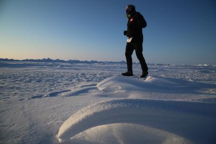 Северный полюс, лагерь `Барнео`. Участники марафона на Северном полюсе (NORTH POLE MARATHON 2017) .