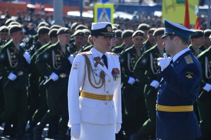 Москва.  Военнослужащие перед началом  генеральной репетиции военного  парада , посвященного 72-й годовщине Победы в Великой Отечественной войне .