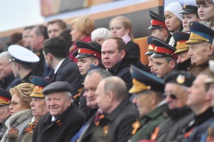 Москва.  Спикер Совета Федерации РФ Валентина Матвиенко  (слева) на Красной площади  перед началом военного парада, посвященного 72-й годовщине Победы в Великой Отечественной войне.