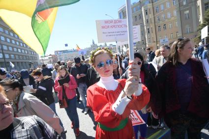 Москва. Участница митинга на проспекте Академика Сахарова против сноса пятиэтажек.