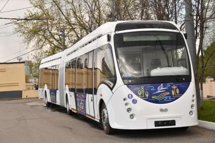 Москва. Электробус  модели E433 Vitovt Max Electro  в автобусном парке.