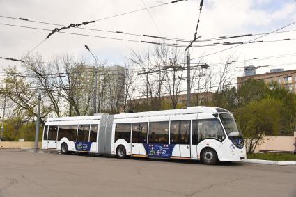 Москва. Электробус  модели E433 Vitovt Max Electro  в автобусном парке.