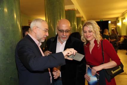Диск 214. руководитель Института Массмедиа РГГУ Николай Сванидзе режиссер кинокритик Давид Шнейдеров
