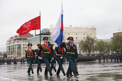 Ставрополь. Знаменосцы  во время военного  парада, посвященного 72-й годовщине  Победы в Великой Отечественной войне.