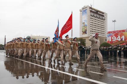 Ставрополь. Участники военно-патриотического  общественного движения `Юнармия`  во время военного  парада, посвященного 72-й годовщине  Победы в Великой Отечественной войне.