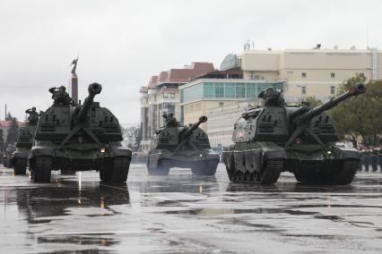 Ставрополь. Военная техника во время военного парада, посвященного 72-й годовщине Победы в Великой Отечественной войне.