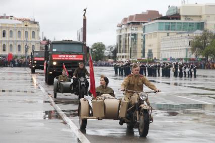 Ставрополь. Военная техника  во время военного  парада, посвященного 72-й годовщине  Победы в Великой Отечественной войне.