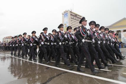 Ставрополь. Военнослужащие  во время военного  парада, посвященного 72-й годовщине  Победы в Великой Отечественной войне.