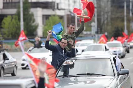 Ставрополь.  Участники во время автопробега в рамках общекраевой акции `Колонна имени Героя Советского Союза Ивана Алексеевича Щипакина `На Берлин!`,  посвященной 72-й годовщине Победы в Великой Отечественной войне.